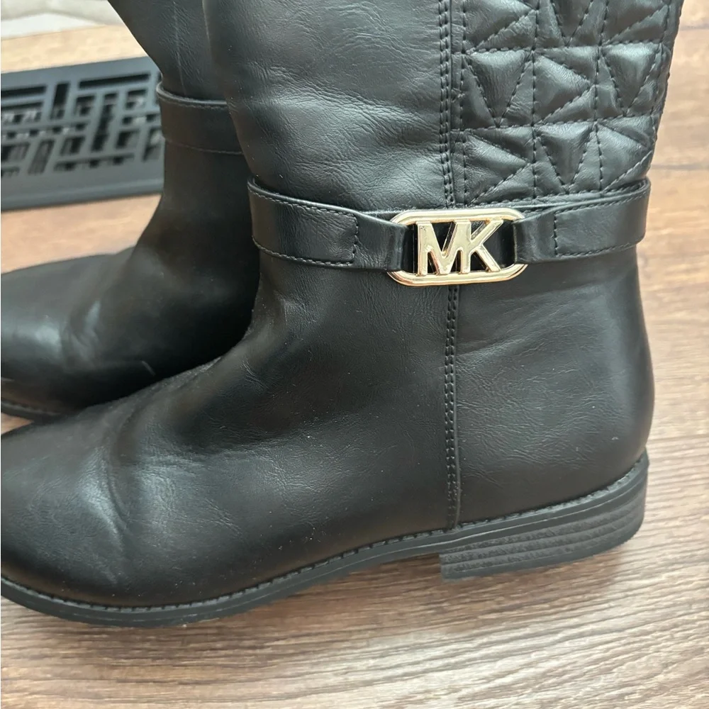 Girls Michael Kors Black Quilted Boots - Picture 4 of 6